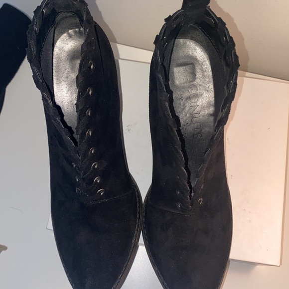 Coconuts by Matisse | Black Alabama Booties | size 6.5 - Picture 11 of 13